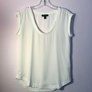 Ivory shell. Perfect U-neck. Great basic top!